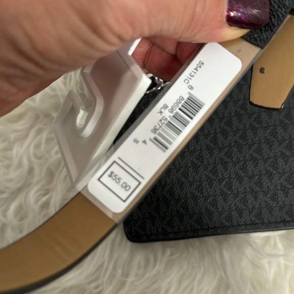 MICHAEL KORS MK FANNY PACK BELT WITH PULL CHAIN, BLACK/GREY - Picture 5 of 7